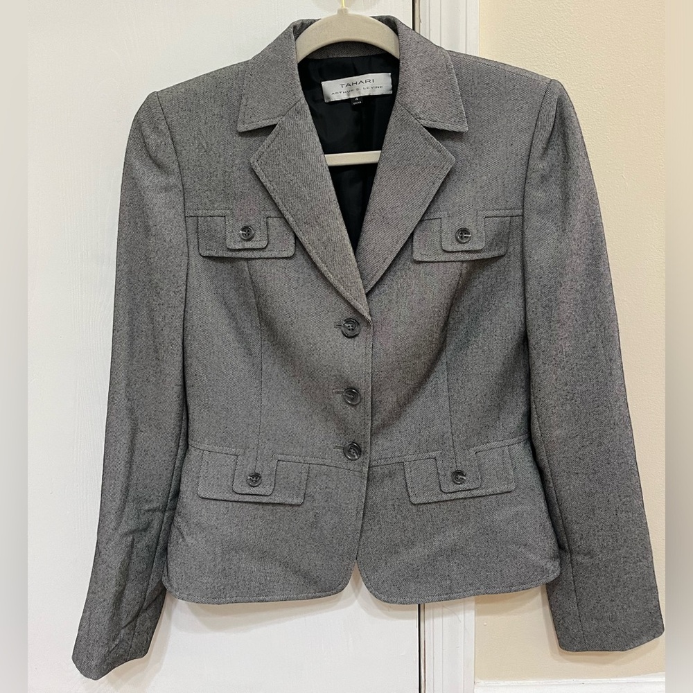Tahari grey suit jacket women’s blazer
